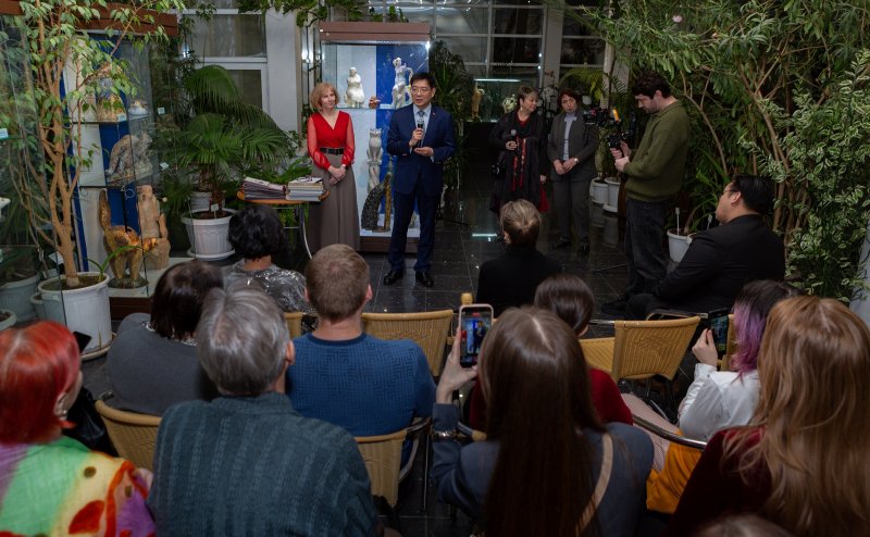 Торжественное открытие фотовыставки О Китае, далеком и близком