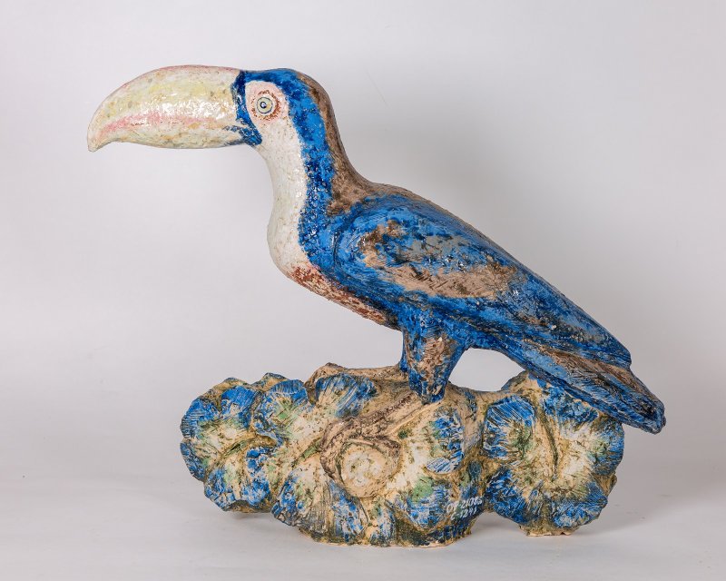 Е.С. Кузнецова. Тукан. 2000-2001 гг. Шамот, ангобы, поливы