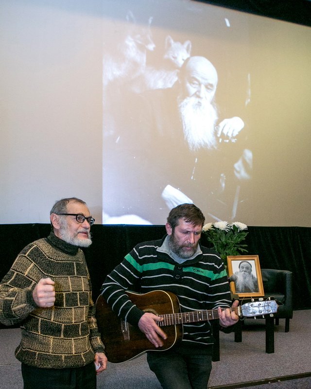 Закрытие вечера гимном кружка – «Бригантина»