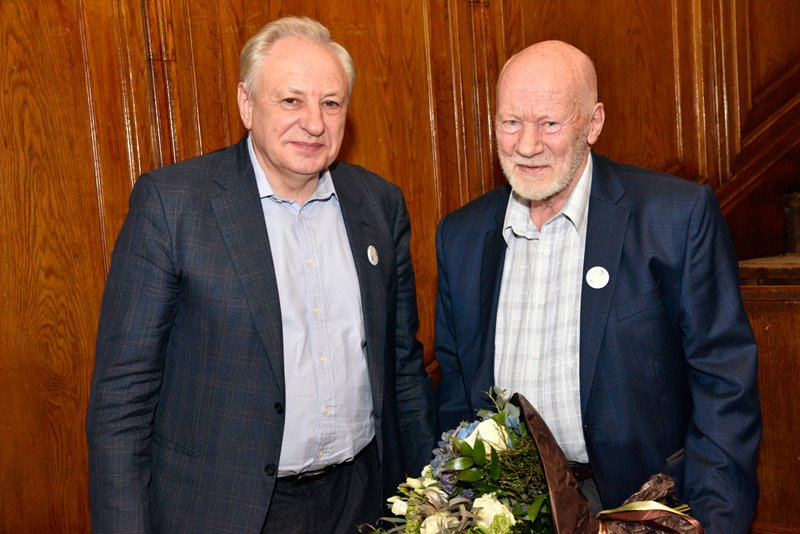 Декан биологического факультета МГУ, академик М.К. Кирпичников и профессор кафедры биологической эволюции, доктор биологических наук А.С. Северцов.