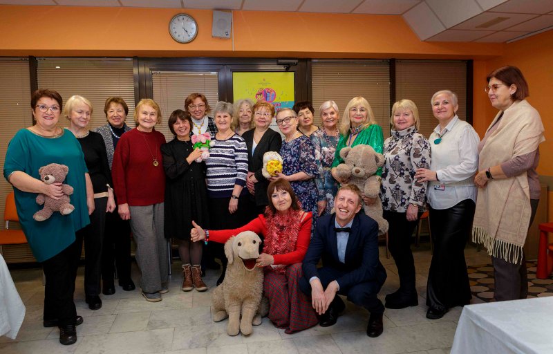 Серебряные волонтеры в теплой дружеской обстановке