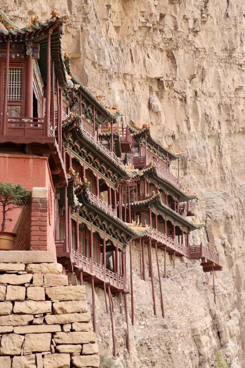 Bо Peng. Shanghai, China. The Hanging Temple