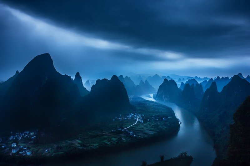 Александр Чазов. Пермь. Дождь над рекой Ли