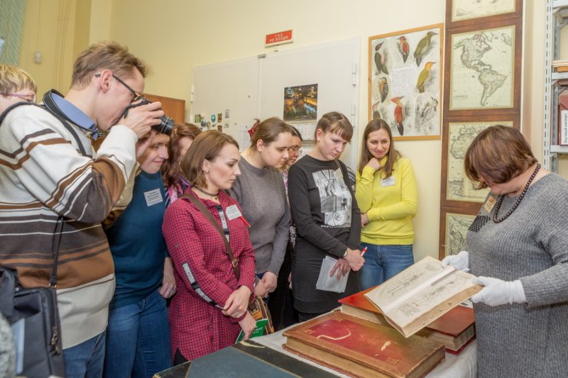 Знакомство с особенностями хранения коллекции редких книг